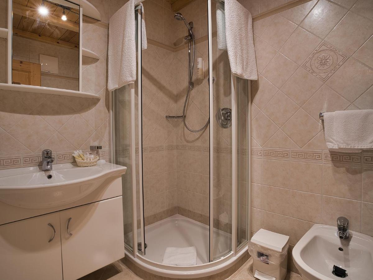 Hotel Monte44 Сельва-ді-Валь-Гардена Екстер'єр фото