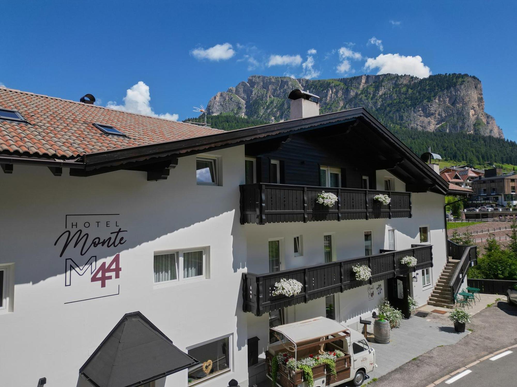 Hotel Monte44 Сельва-ді-Валь-Гардена Екстер'єр фото
